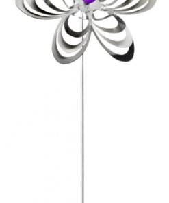 Hochwertige Metallblume mit silbernen Blütenblättern und lila Mittelpunkt, dekorativ und modern.