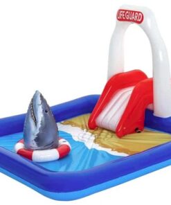 Kleines aufblasbares Spielbecken für Kinder mit Piratenschiff und Hai-Dekor. Perfekt für den Sommer im Garten.